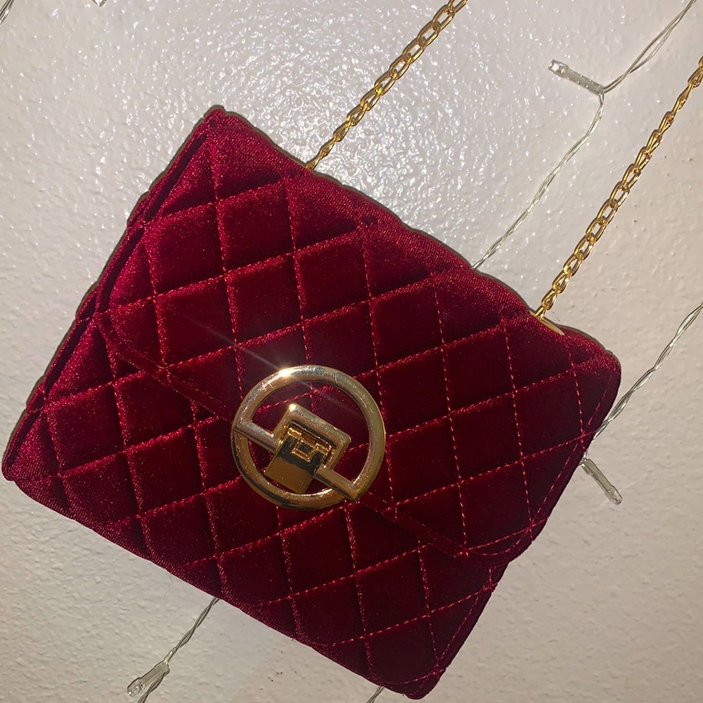 Red velvet crossbody